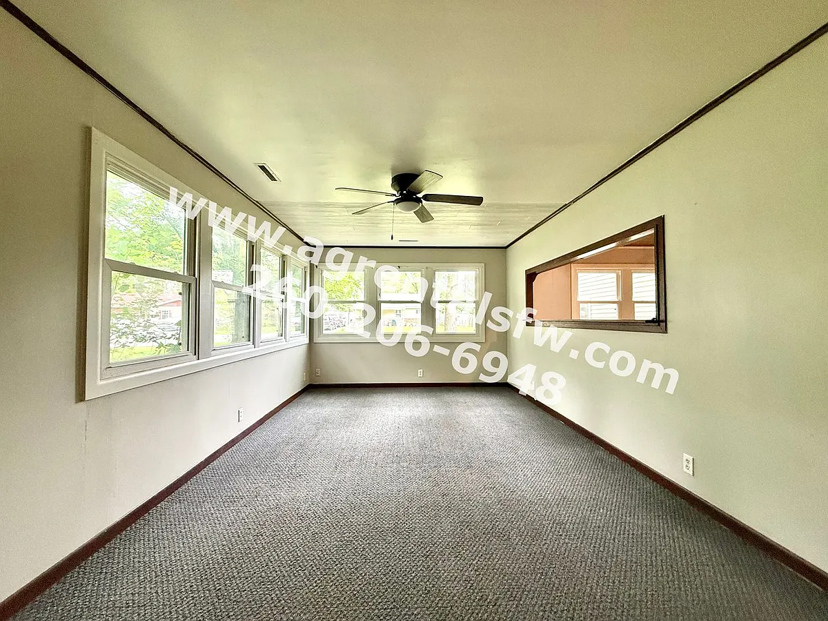 Building Photo - 1730 Scotsdale Dr
