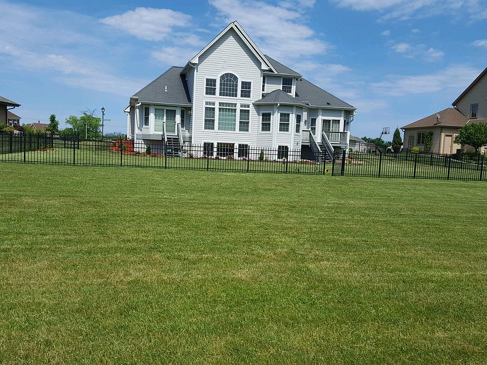 1st image of 10365 S Willow Creek Dr