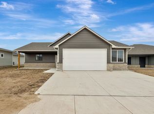 9914 E Annabelle Cir, Wichita, KS 67207