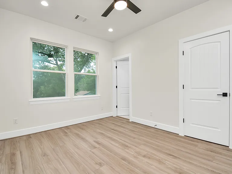 3rd bedroom (3rd floor)