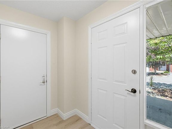 5th image of 89 Woolwich St #10