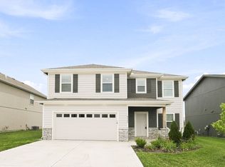 9123 SW 2nd St, Lees Summit, MO 64064