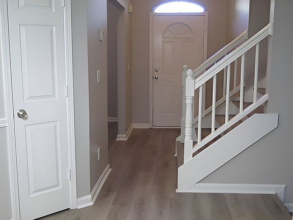 4th image of 540 Haymarket Ct