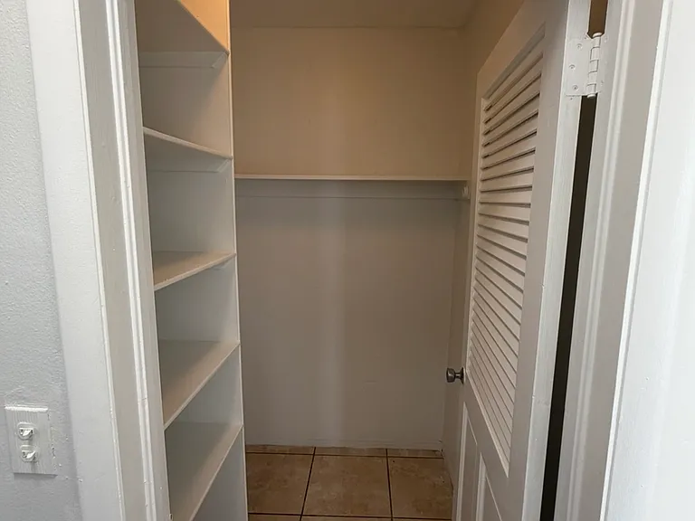 1600 NE 114th St #204 — Photo 10