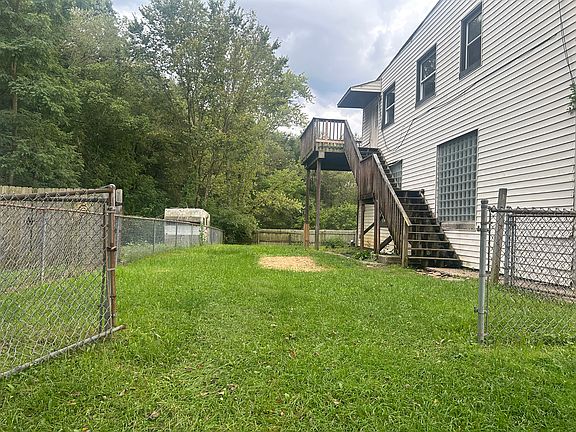 2nd image of 627 Chapel Rd #B