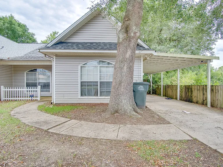 2707 Tupelo Ave — Photo 1