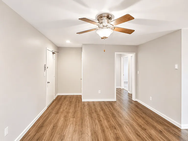 Lexington Hills Apartments — Photo 79