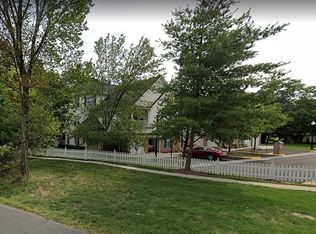 25200 Lake Shore Sq UNIT 204, Chantilly, VA 20152