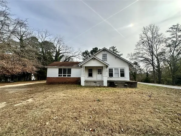 804 Greenville Dr, Williamston, SC 29697