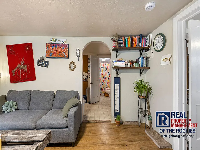 329.5 Edwards St — Photo 5