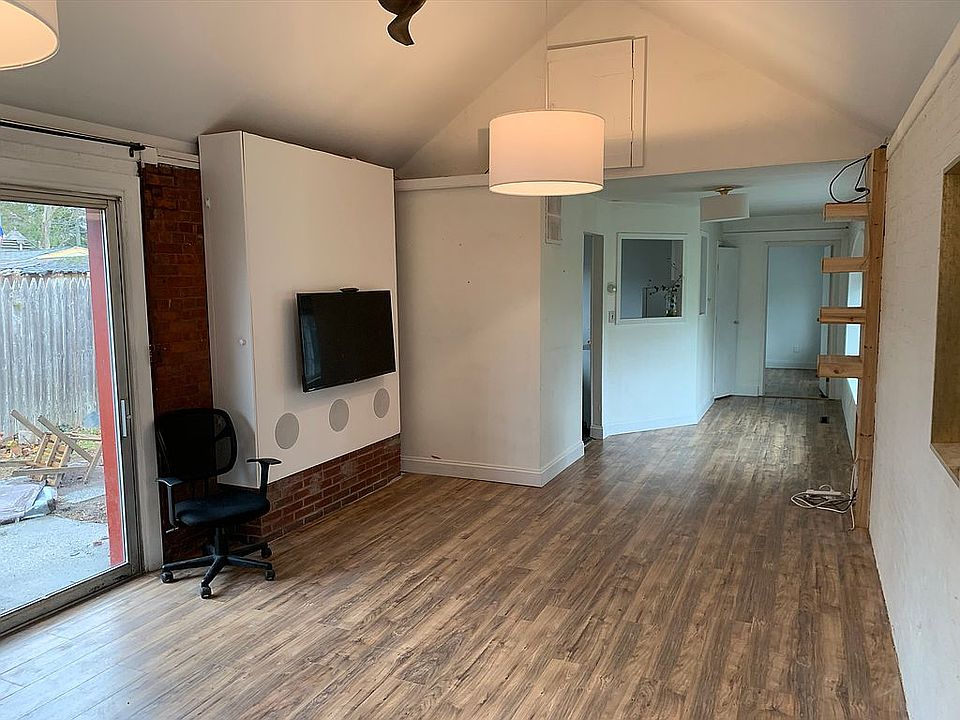 1st image of 29 Featherbed Ln
