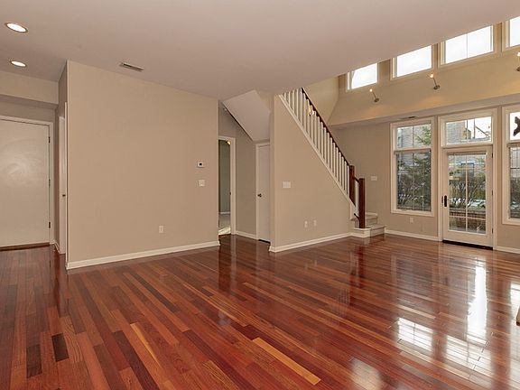 3rd image of 1391 Slate Ct