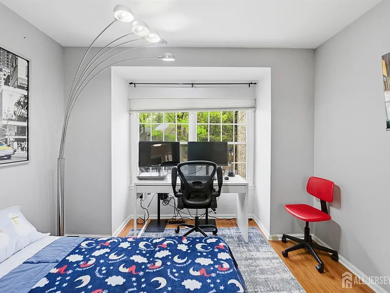 3 Dorchester Dr — Photo 43