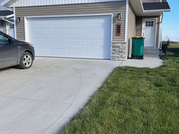 236 Divide Dr, Horace, ND 58047