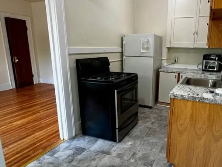 1946 E Main St #13 — Photo 3