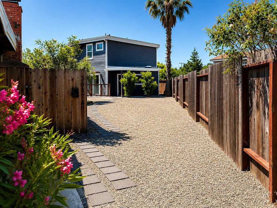 Front entry from street and driveway
