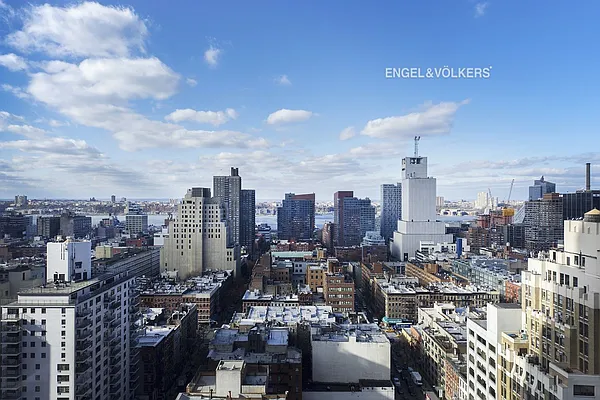 Rented by Engel & Völkers New York City | media 28