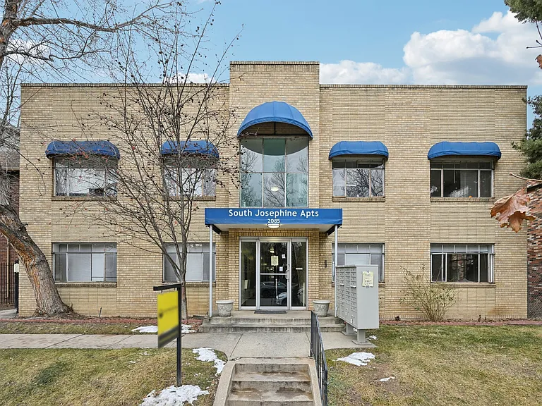 South Josephine Apartments — Photo 23
