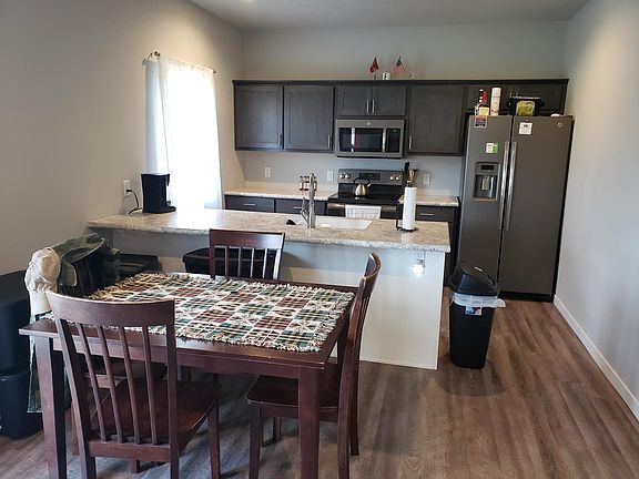 3rd image of 3001 Zenith Ave