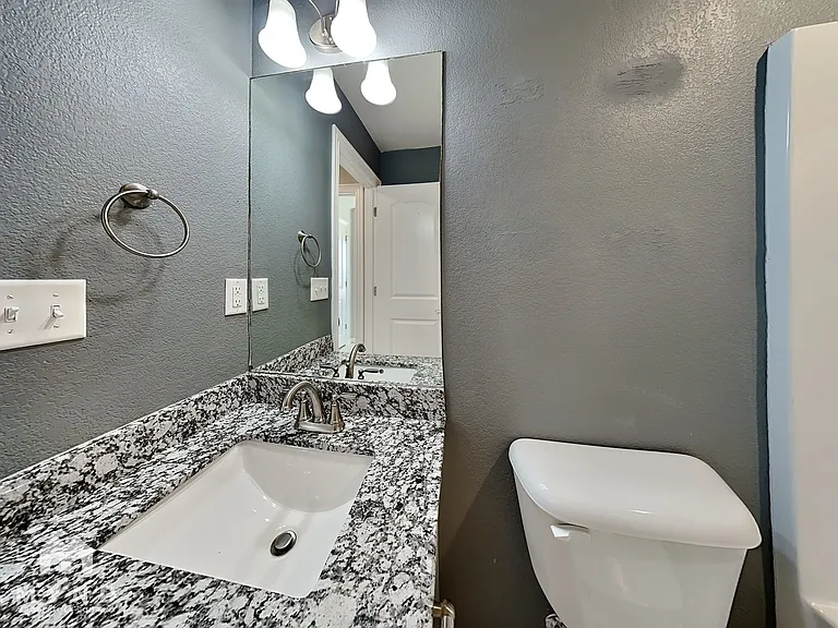 480 Holly St — Photo 21