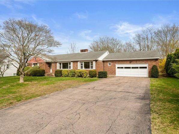 21 Top St, Westerly, RI 02891