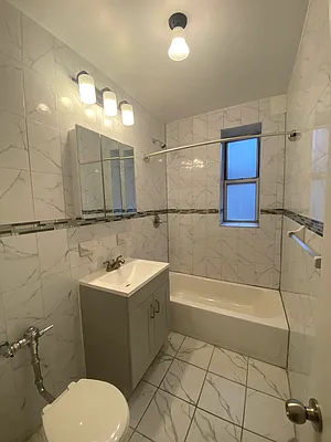 Rented by City Prime Commercial Realty  | media 7