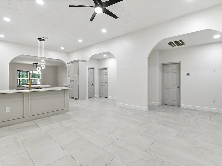 9403 Spaulding St — Photo 9