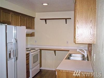 5th image of 2810 Huckleberry Ln
