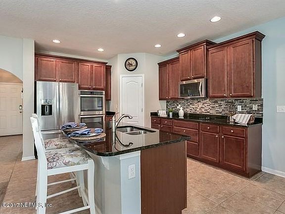 3rd image of 645 Glendale Ln
