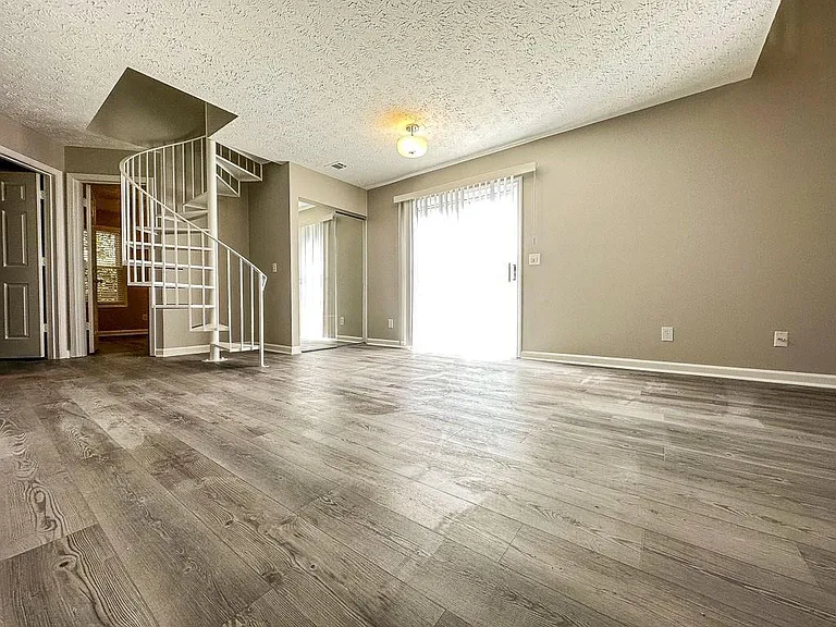 2747 Highland Rdg NW — Photo 7