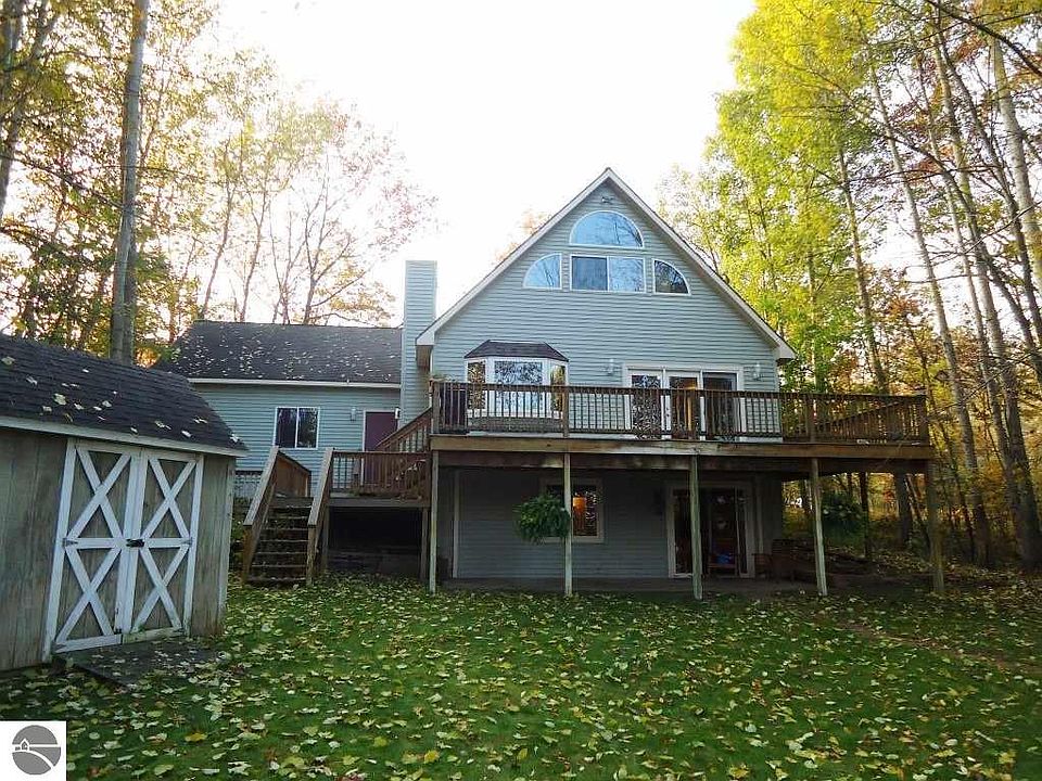 1st image of 4012 Castle Dr