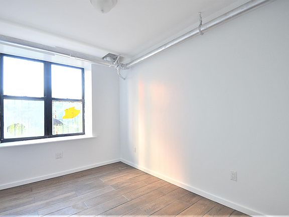 3rd image of 2805 Morris Ave APT 1