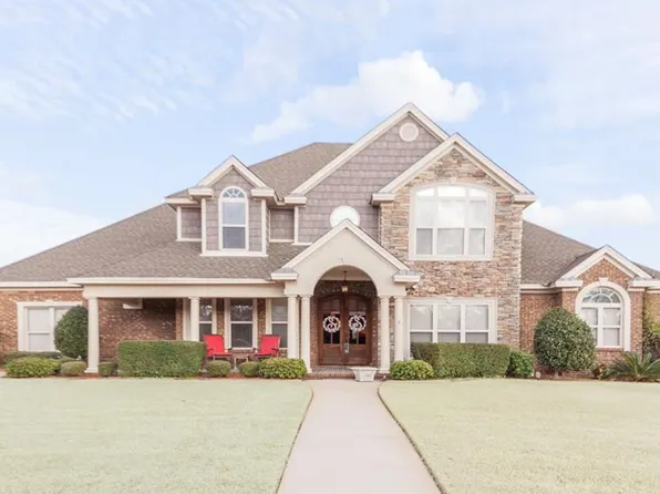 812 Hearthstone Dr, Prattville, AL 36067