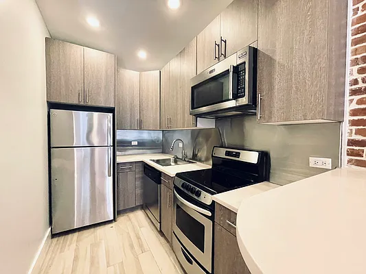 Rented by Douglas Elliman | media 10