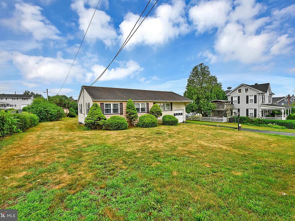 1st image of 206 Tyson St
