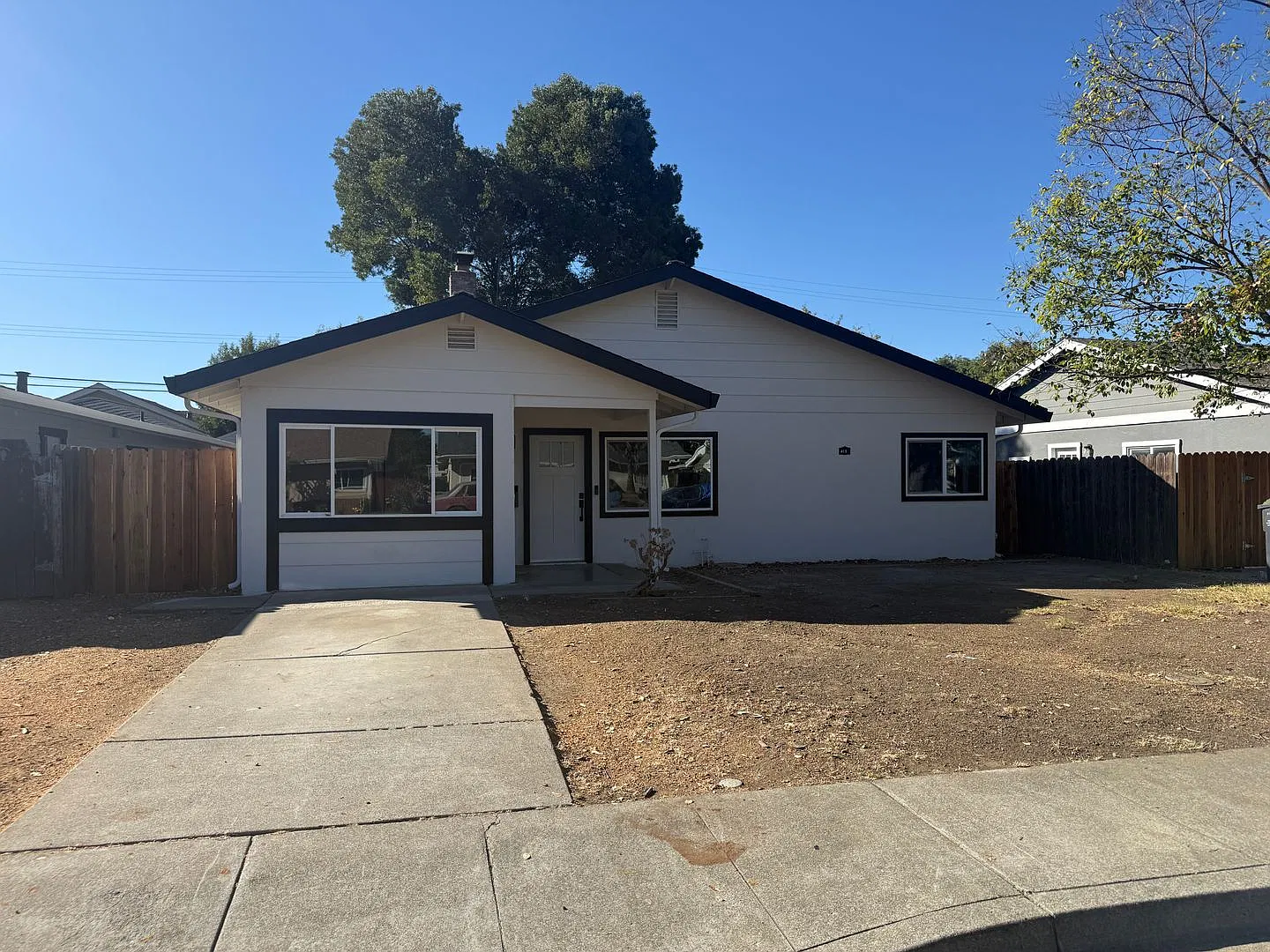 419 Bell Ave, Fairfield CA 94533 Beautifully Remodeled 4 Bedroom, 2 Bathroom Home for Rent! — Photo 1