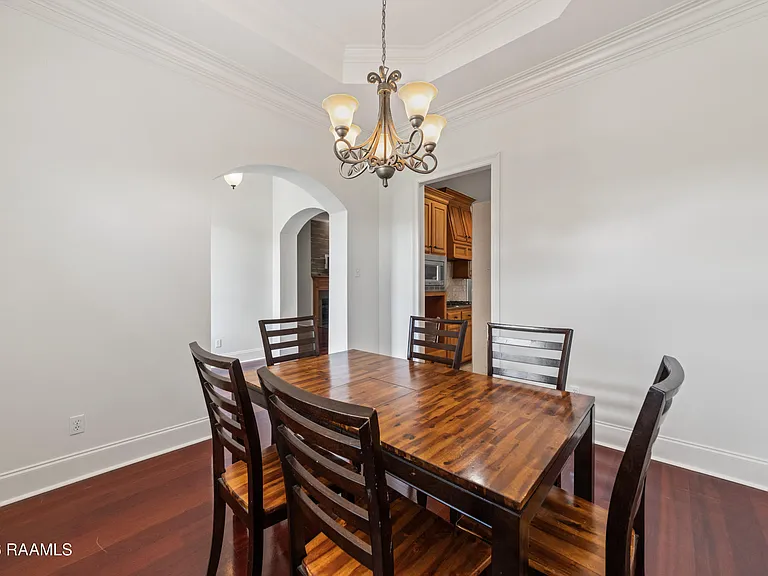 100 Shumard Dr — Photo 18