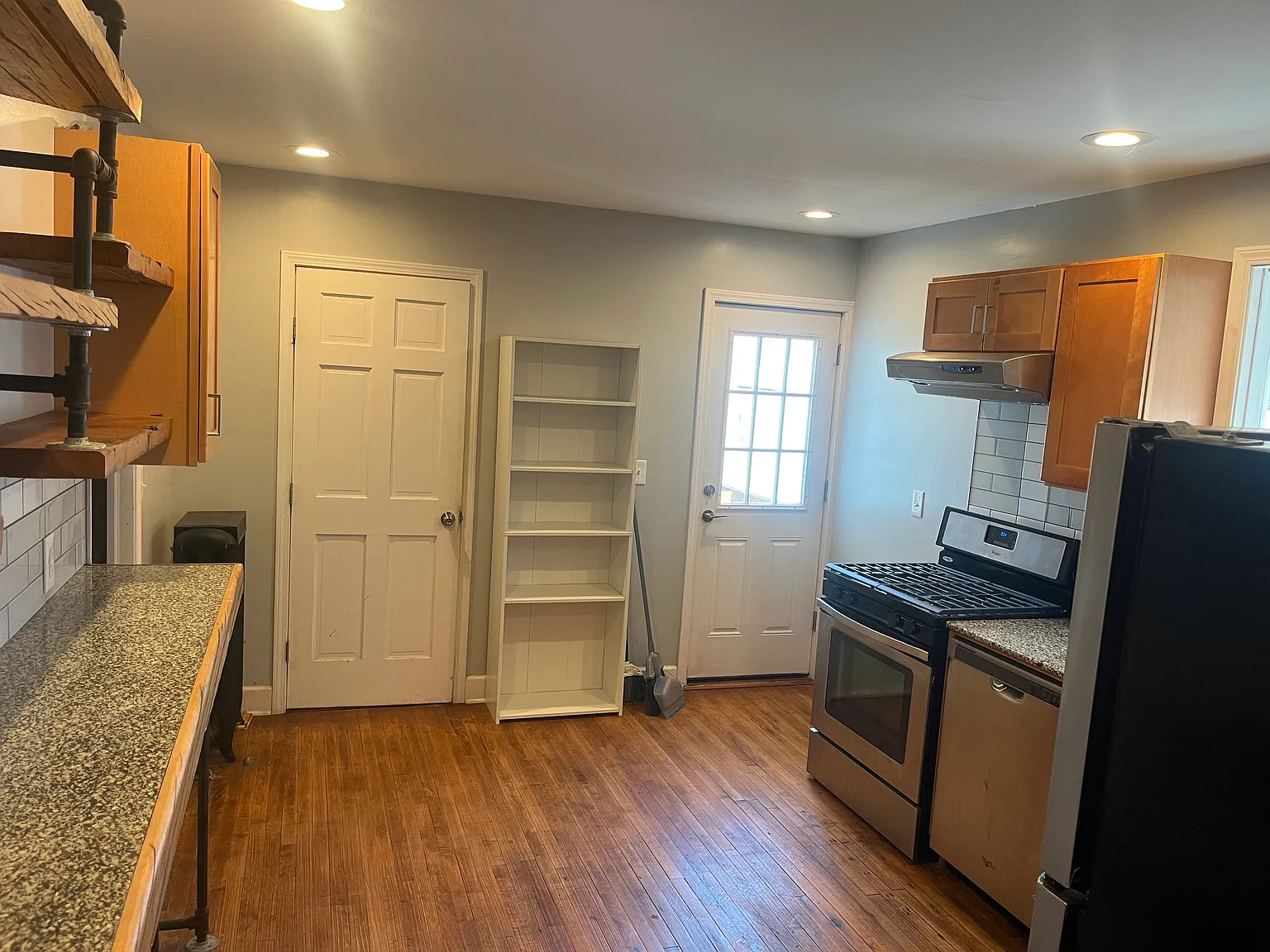 45 Meech Ave — Photo 2