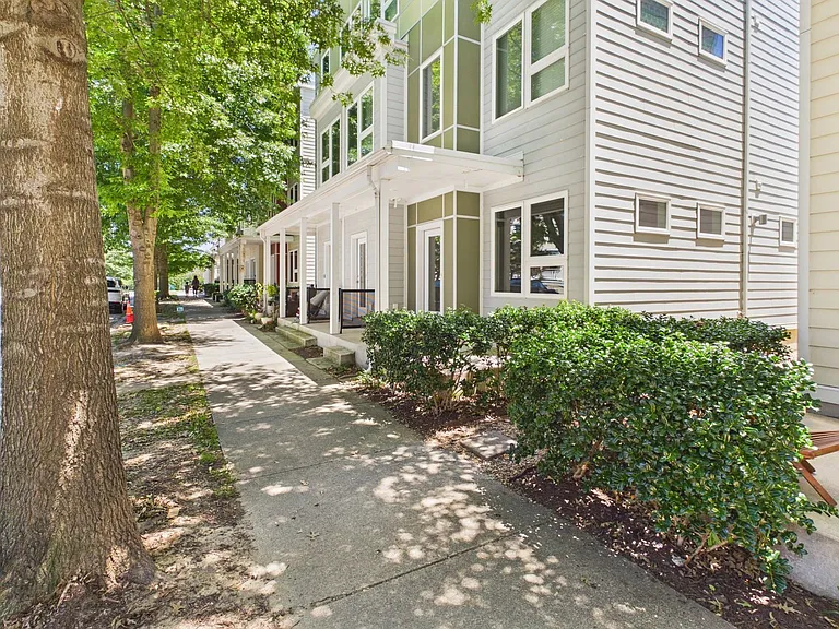 1212 Porter St #A — Photo 4