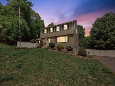 20 Cliff Edge Circle, Cheshire, CT, 06410