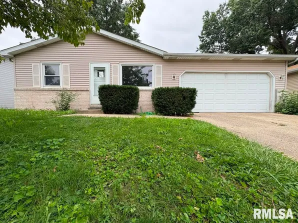2043 Scarbrough Rd, Springfield, IL 62702