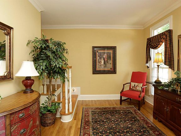 5th image of 1140 Chetford Dr