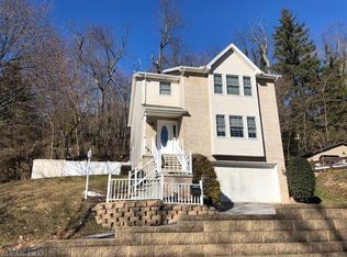 204 Ruskin Dr, Altoona, PA 16602