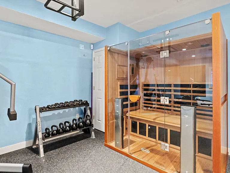 5213 Cathedral Ave NW — Photo 59