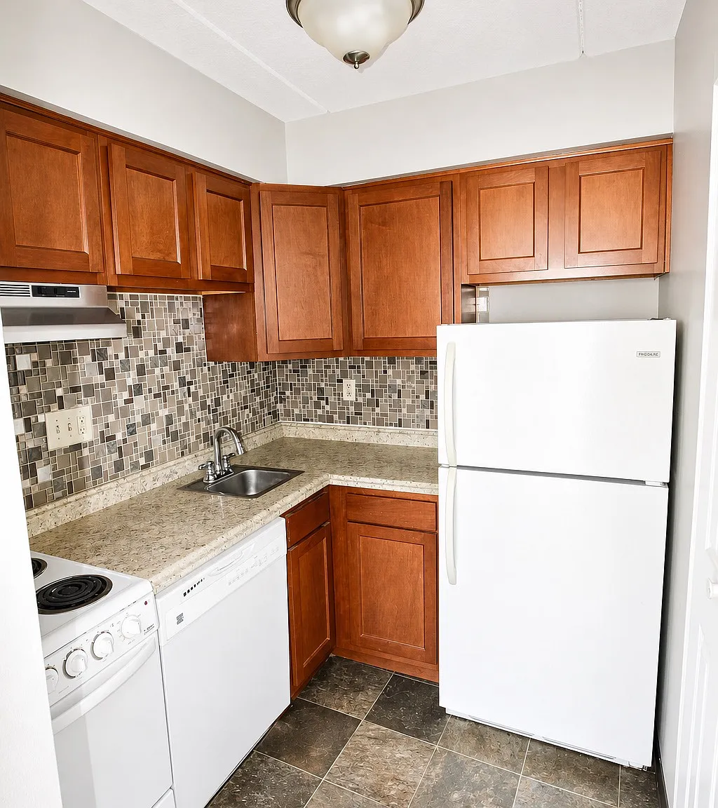 2 bed, 695 sqft, $1,599 — Photo 3