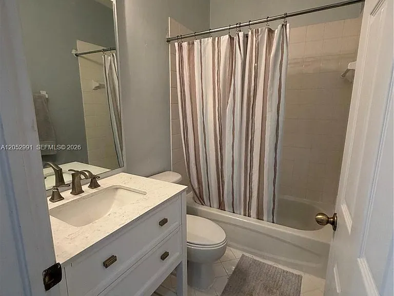 1575 NE 33rd Ave #107 — Photo 3