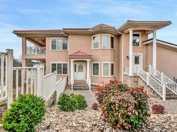 1130 La Casa Ct, Moneta, VA 24121