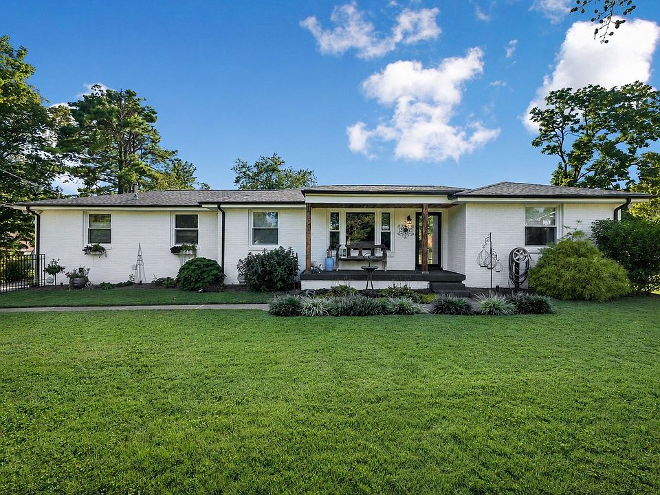 1st image of 303 Weldon Dr