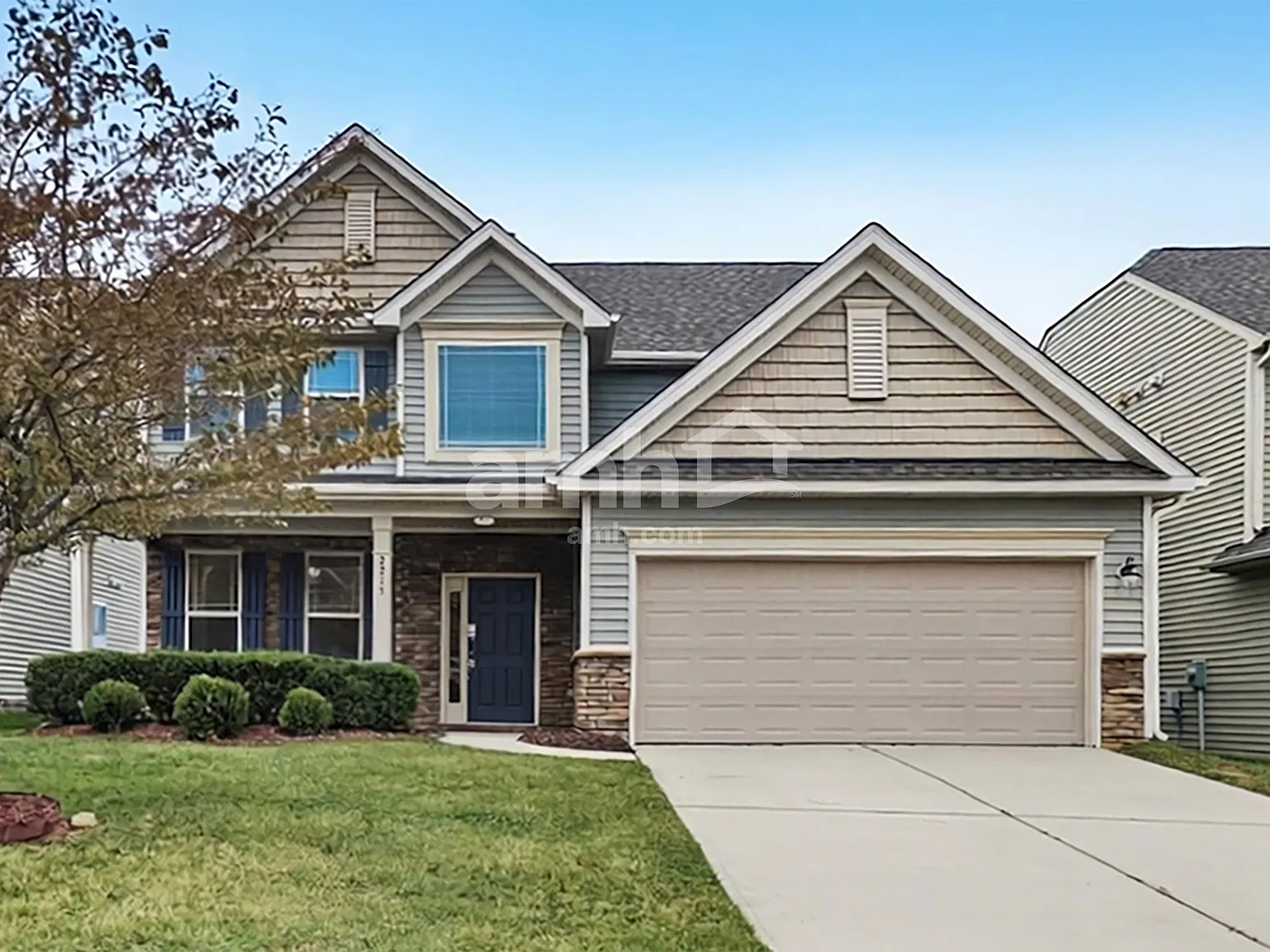 4 bed, 3.0 bath, 2507 sqft, $2,460 — Photo 1