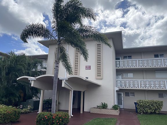3rd image of 2616 N Garden Drive #311